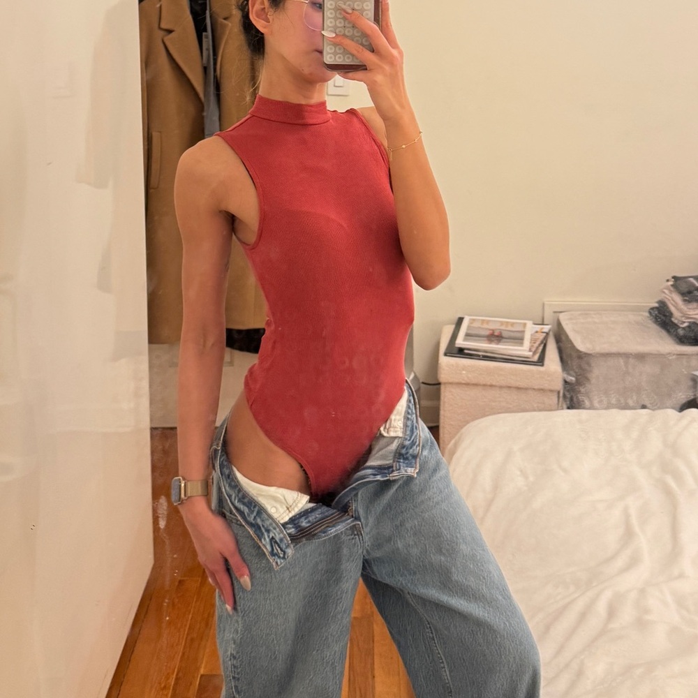 Express Mock Neck Sleeveless Bodysuit - Rust Red